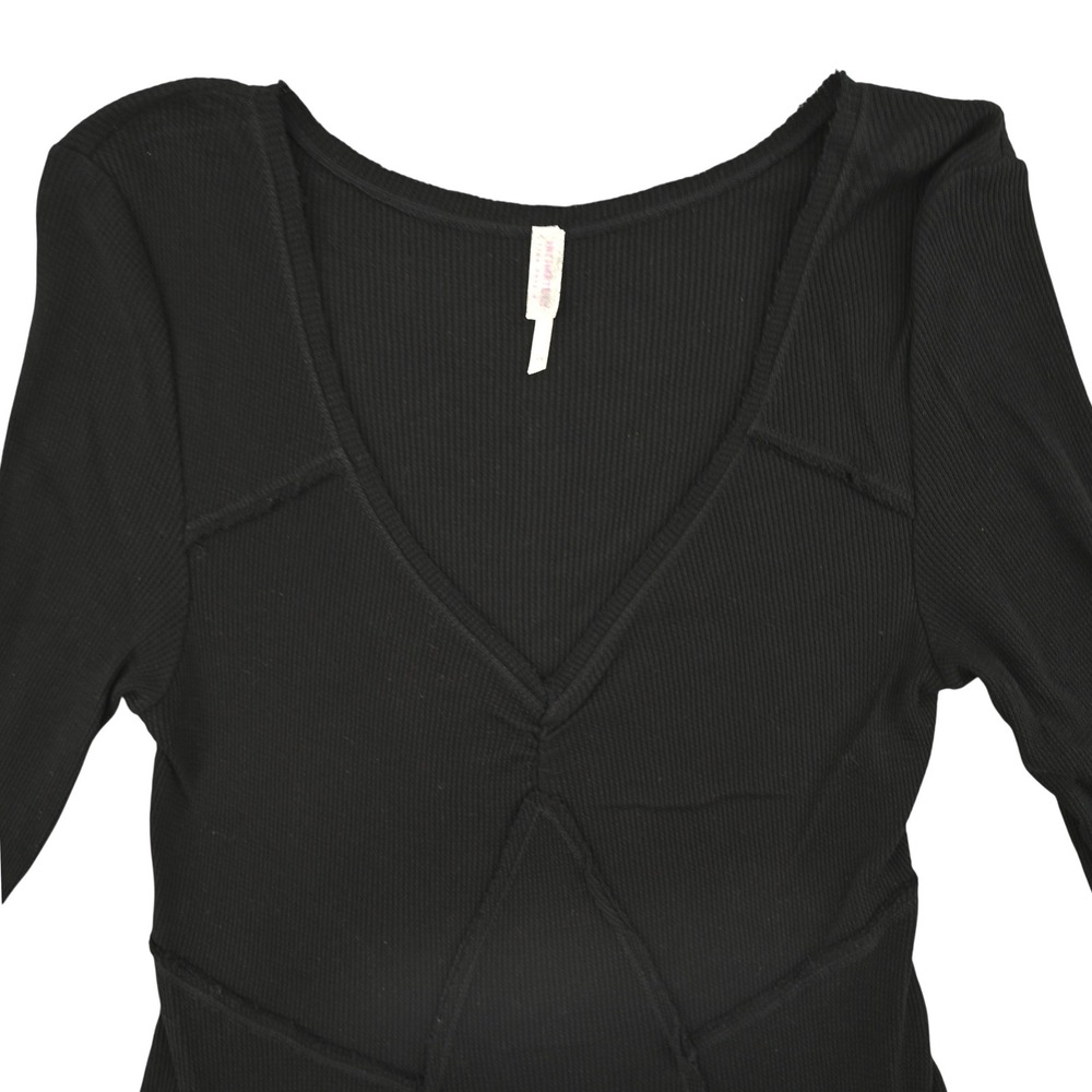 Intimately Free People Women Black Ribbed Exposed Seam Curved Hem Top L